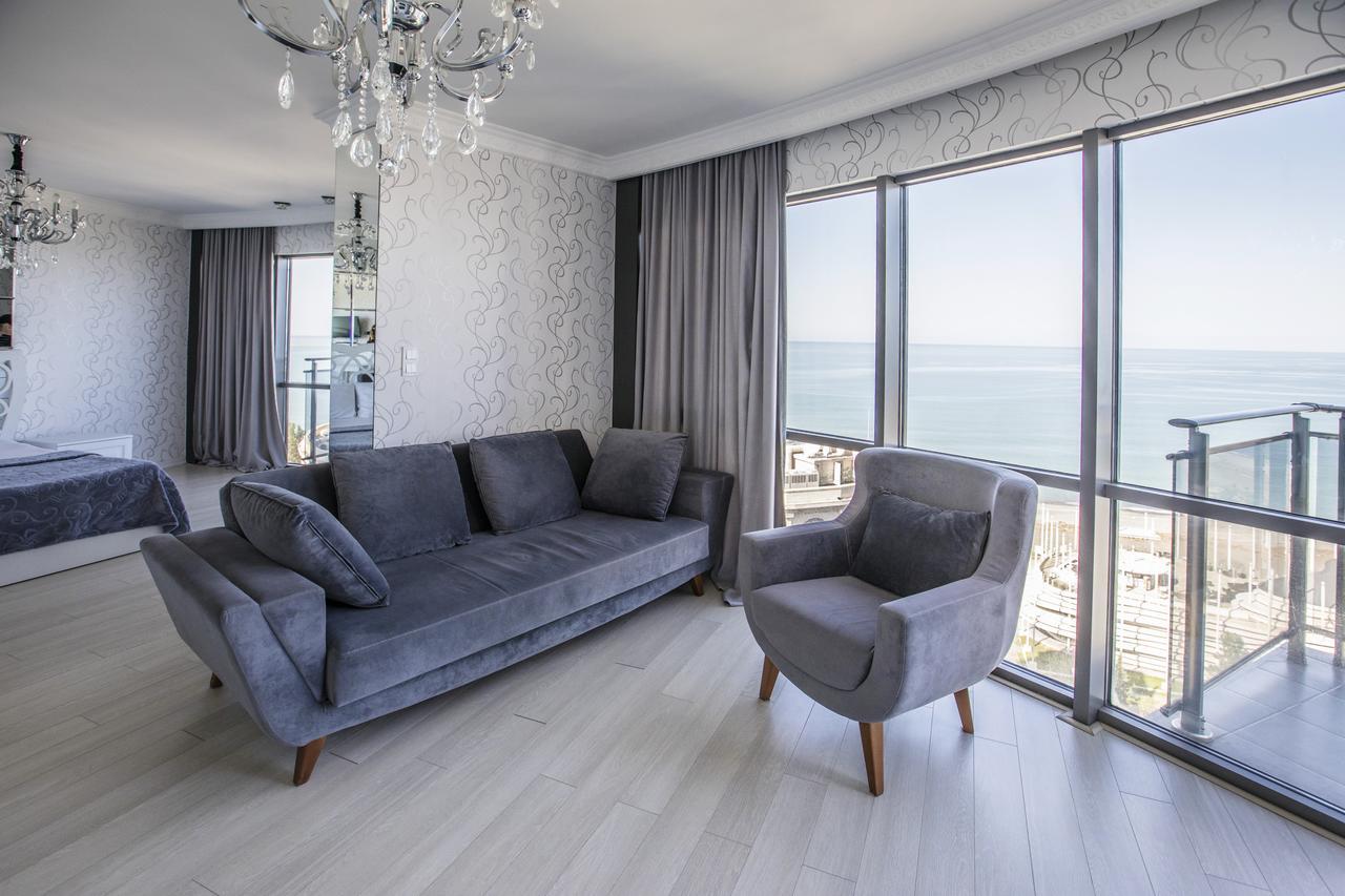 Tina'S Apartments With Panoramic Sea View Batumi Exteriör bild