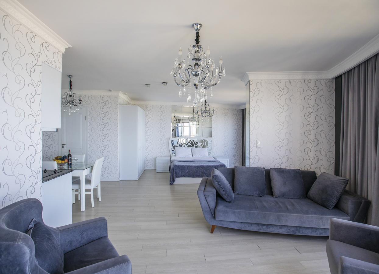 Tina'S Apartments With Panoramic Sea View Batumi Exteriör bild