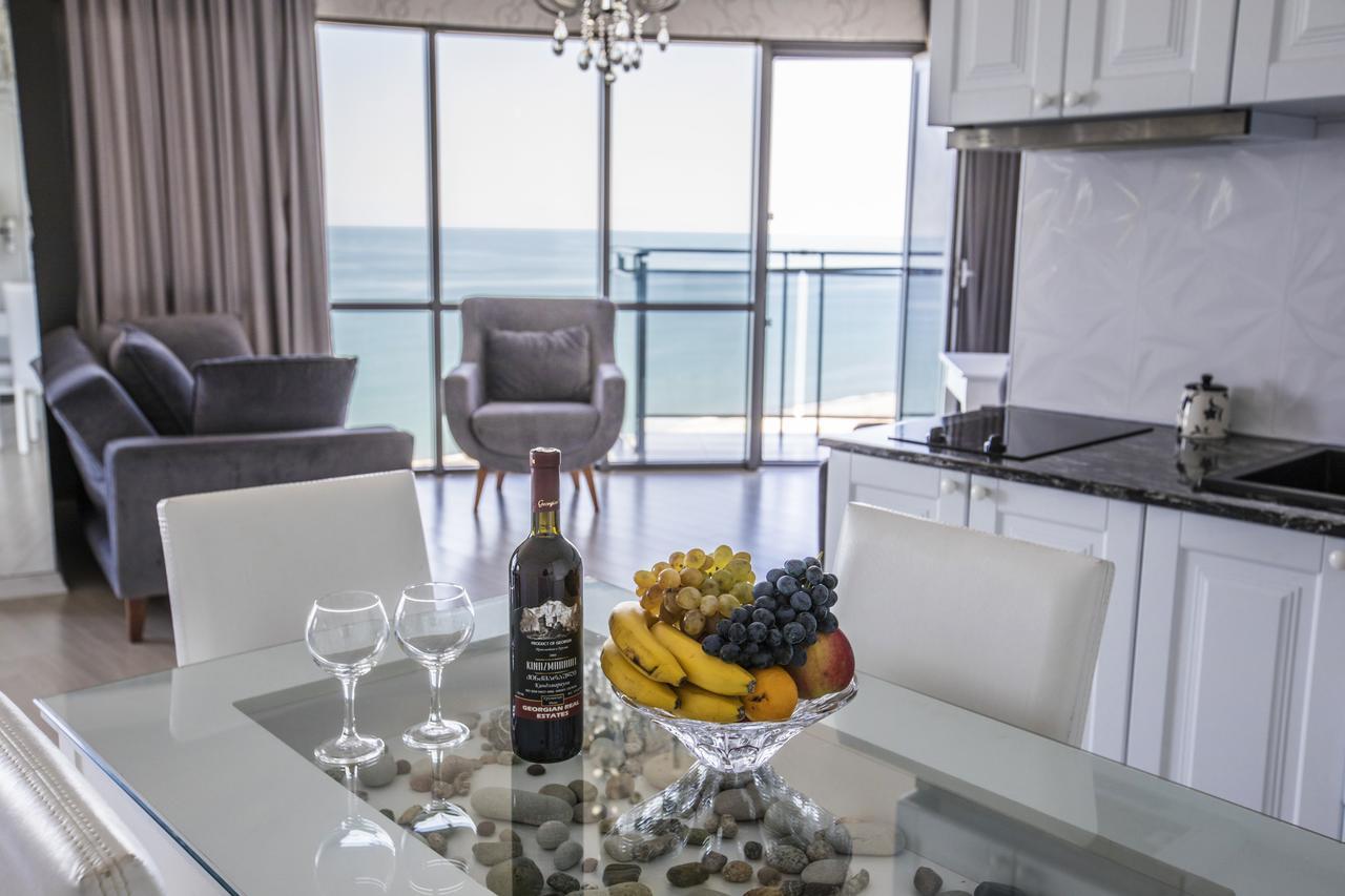 Tina'S Apartments With Panoramic Sea View Batumi Exteriör bild