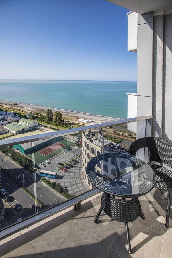 Tina'S Apartments With Panoramic Sea View Batumi Exteriör bild