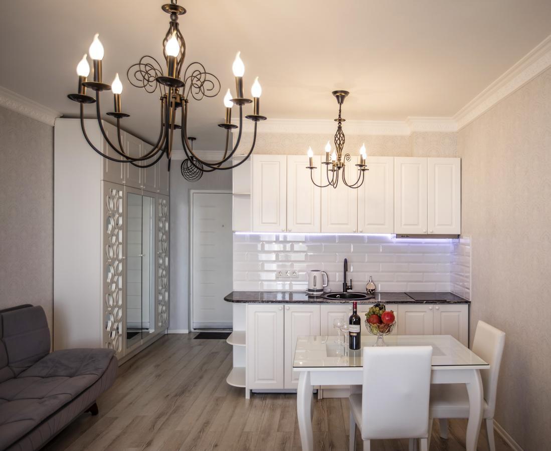 Tina'S Apartments With Panoramic Sea View Batumi Exteriör bild