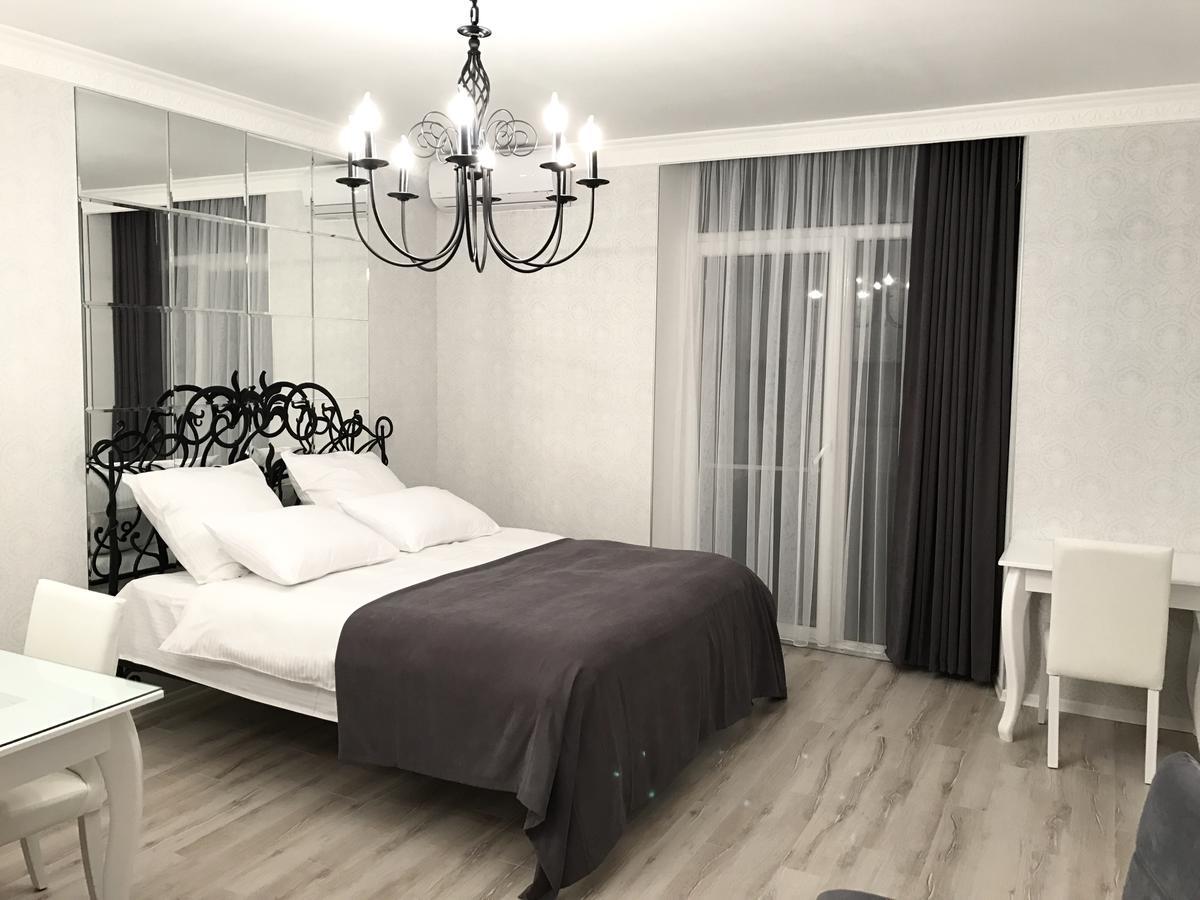 Tina'S Apartments With Panoramic Sea View Batumi Exteriör bild